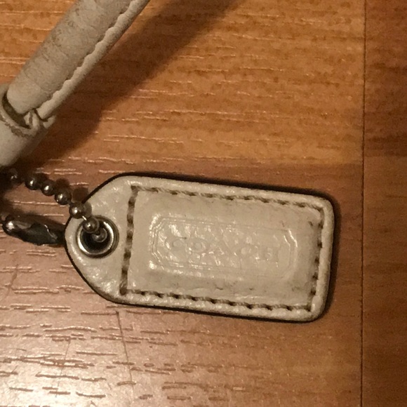 Coach - Picture 3 of 8